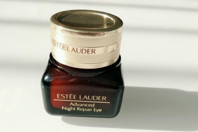 雅詩蘭黛和蘭蔻眼霜哪個好