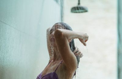 頭發染完1天半能洗嗎